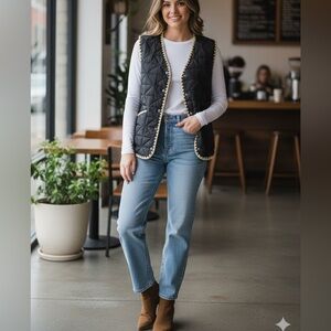 Entro Black Quilted‎ Vest with Tan Scalloped Trim Size M